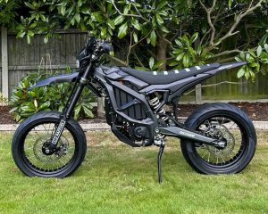 Sur-Ron Ultra Bee Super Moto