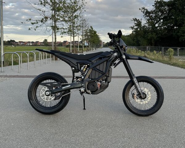Sur-Ron Ultra Bee Super Moto