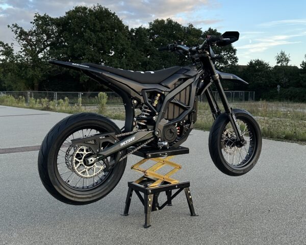 Sur-Ron Ultra Bee Super Moto